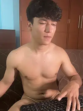 LiamEvans 0 online show from February 20, 2025, 7:41 pm