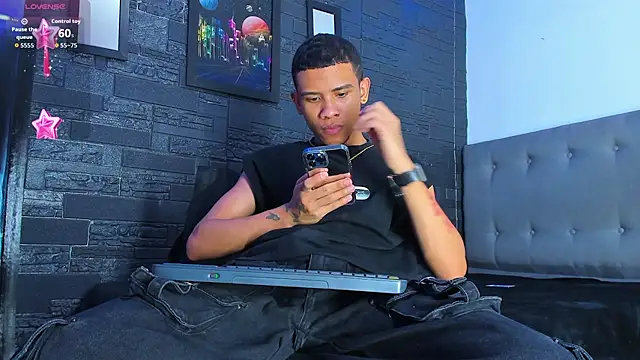 Snapshot of Romancartier_1 chatting on October 5, 2025, 5:42 am Romancartier 1 online show from October 5, 2025, 5:42 am