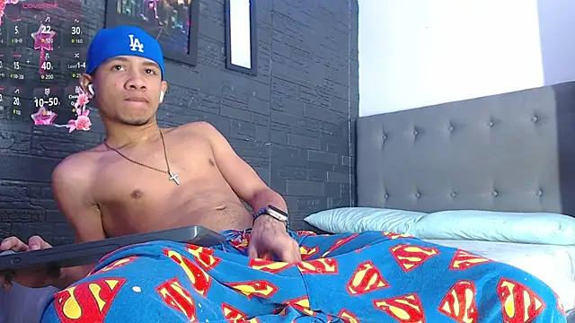 Snapshot of Romancartier_1 chatting on October 17, 2025, 11:01 am Romancartier 1 online show from October 17, 2025, 11:01 am