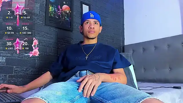 Snapshot of Romancartier_1 chatting on October 30, 2025, 6:01 am Romancartier 1 online show from October 30, 2025, 6:01 am