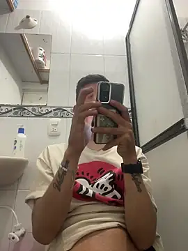 stivevv online show from April 12, 2026, 2:26 am