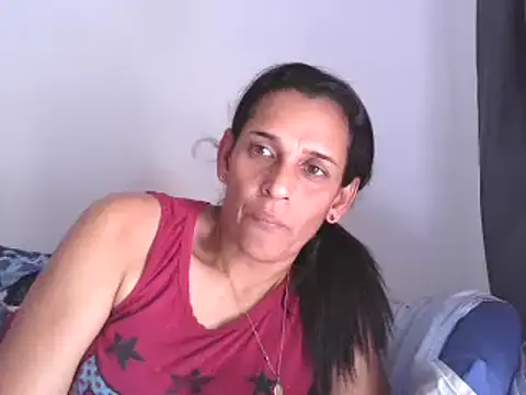 latinbrunettet online show from December 10, 2024, 7:11 pm