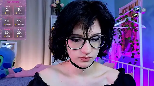 dark vamp  online show from January 16, 2025, 5:33 pm
