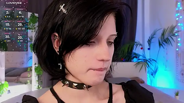dark vamp  online show from January 2, 2025, 11:49 pm