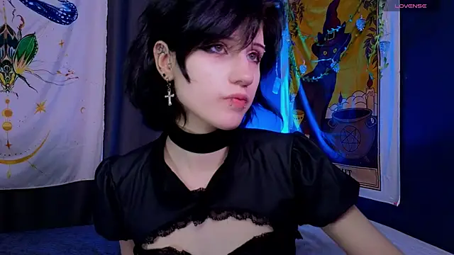 dark vamp  online show from January 3, 2025, 9:15 pm