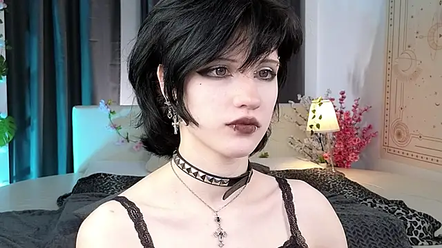 dark vamp  online show from March 3, 2025, 3:00 pm