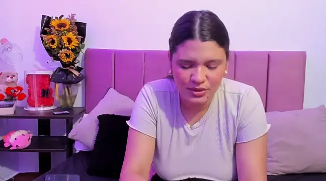 Snapshot of Alessia_Lin chatting on December 17, 2024, 2:00 pm Alessia Lin online show from December 17, 2024, 2:00 pm