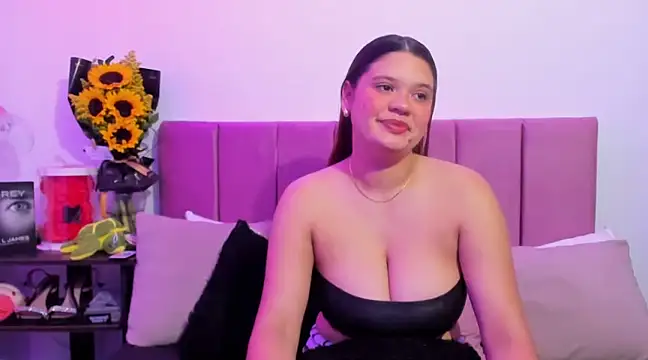 Snapshot of Alessia_Lin chatting on December 7, 2024, 12:29 pm Alessia Lin online show from December 7, 2024, 12:29 pm