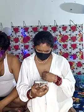 PeaCoooock online show from October 17, 2025, 5:15 pm