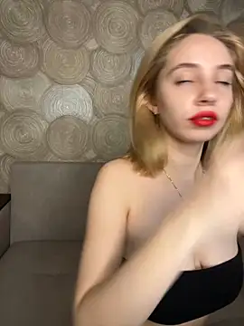 Kitty Katrine online show from November 4, 2025, 2:21 pm