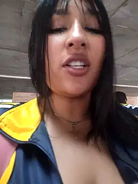 Snapshot of AndreaBlack chatting on February 17, 2025, 8:38 pm AndreaBlack online show from February 17, 2025, 8:38 pm