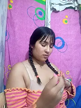 Snapshot of AndreaBlack chatting on February 11, 2025, 4:01 am AndreaBlack online show from February 11, 2025, 4:01 am