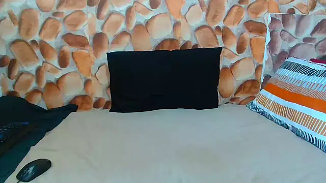 Snapshot of AfricanBigAssxx98 chatting on October 21, 2025, 8:36 am AfricanBigAssxx98 online show from October 21, 2025, 8:36 am