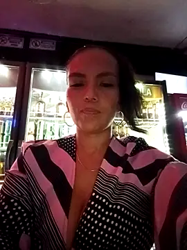 mariana mauricio hot online show from October 4, 2025, 1:40 am