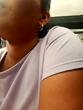 mariana mauricio hot online show from October 8, 2025, 8:09 pm