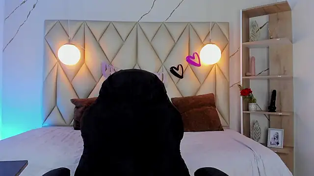 angelswets online show from March 11, 2026, 2:44 pm