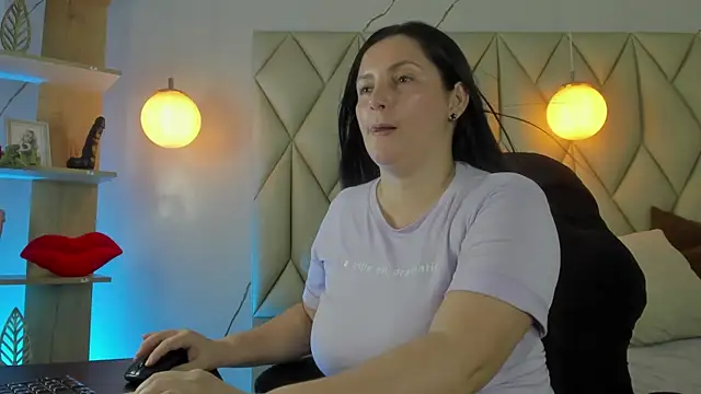 angelswets online show from April 9, 2026, 3:51 pm