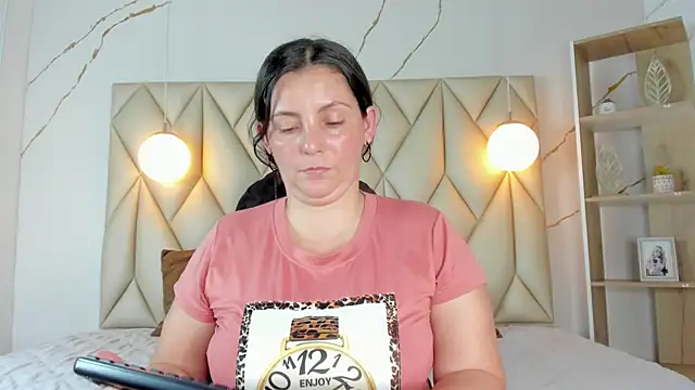 angelswets online show from November 14, 2025, 3:48 pm