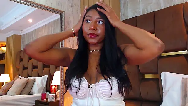 VanessaGlenn online show from November 18, 2025, 3:59 pm