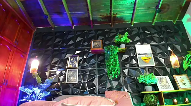 karla 999 online show from March 14, 2025, 3:48 am