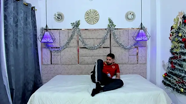 yez hot ggh online show from December 29, 2024, 8:58 pm