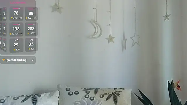 fanfan-FF online show from October 12, 2025, 12:45 am