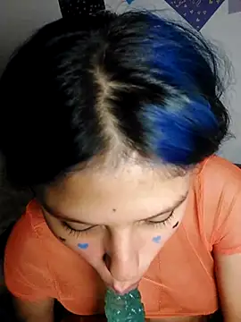 Snapshot of azulzulix chatting on March 10, 2025, 8:06 am azulzulix online show from March 10, 2025, 8:06 am