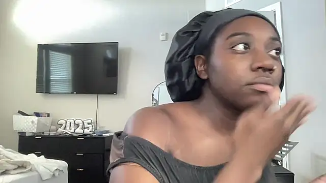 AveryJ99 online show from April 12, 2026, 9:07 pm