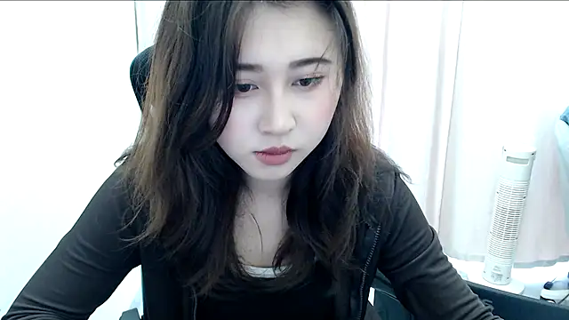 Liliya-77 online show from April 8, 2026, 5:42 am