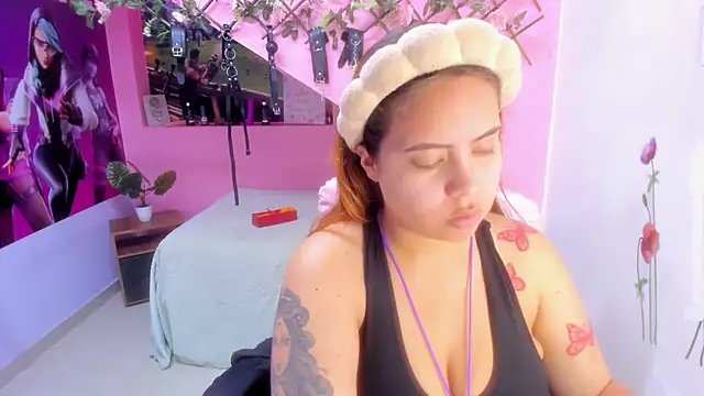 marcellaa303av online show from November 6, 2025, 2:48 am