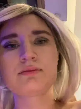 Charlotteeroseee online show from February 2, 2025, 4:43 pm