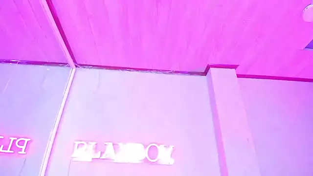 Snapshot of LaurenHu chatting on September 21, 2025, 4:50 am LaurenHu online show from September 21, 2025, 4:50 am