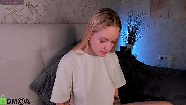 Snapshot of Carol__Cox chatting on October 27, 2025, 9:49 pm Carol  Cox online show from October 27, 2025, 9:49 pm