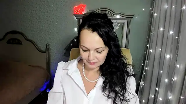 WitchBlueRose online show from December 20, 2024, 4:25 pm