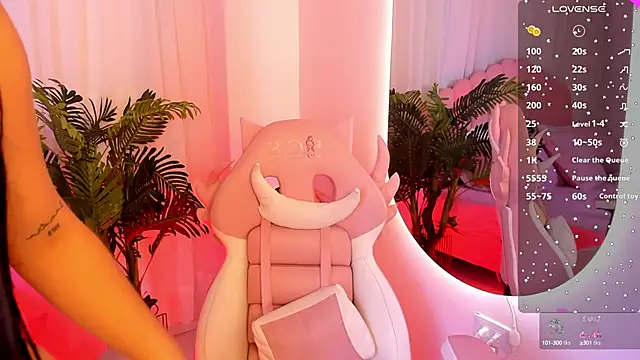 zoe rivers online show from February 14, 2025, 5:14 pm
