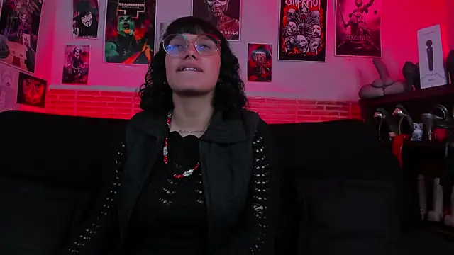 lilith-deveraux online show from October 1, 2025, 1:48 pm