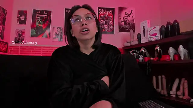 lilith-deveraux online show from October 15, 2025, 1:41 pm