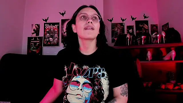 Snapshot of lilith-deveraux chatting on July 15, 2026, 4:58 pm lilith-deveraux online show from July 15, 2026, 4:58 pm