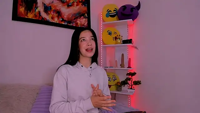 Manuelaa mejiia online show from October 10, 2025, 7:25 pm