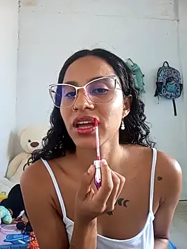Snapshot of Karii-R chatting on September 10, 2025, 5:45 pm Karii-R online show from September 10, 2025, 5:45 pm