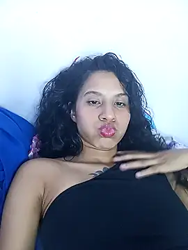 Snapshot of Karii-R chatting on February 5, 2025, 4:59 am Karii-R online show from February 5, 2025, 4:59 am