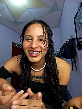 Snapshot of Karii-R chatting on March 5, 2025, 7:17 pm Karii-R online show from March 5, 2025, 7:17 pm