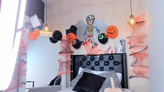 Snapshot of Fransheska-mon chatting on October 17, 2025, 2:30 pm Fransheska-mon online show from October 17, 2025, 2:30 pm