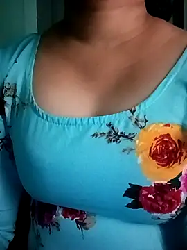 Snapshot of gunjan22 chatting on September 23, 2025, 8:21 am gunjan22 online show from September 23, 2025, 8:21 am