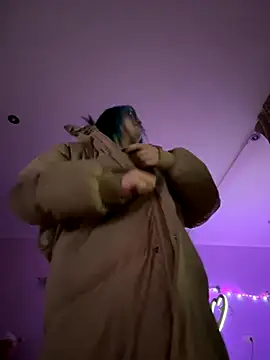 MaddisonHaas online show from November 25, 2025, 1:17 am