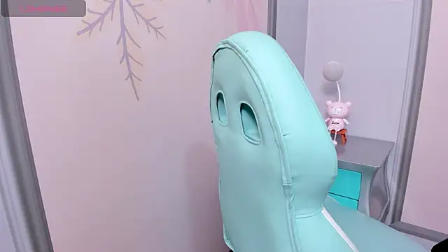 Sweetgirl4u  online show from February 12, 2025, 10:24 am