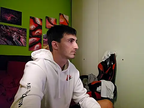 Snapshot of MASTERBULLY chatting on September 10, 2025, 11:48 pm MASTERBULLY online show from September 10, 2025, 11:48 pm