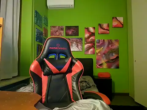 Snapshot of MASTERBULLY chatting on October 14, 2025, 10:42 pm MASTERBULLY online show from October 14, 2025, 10:42 pm