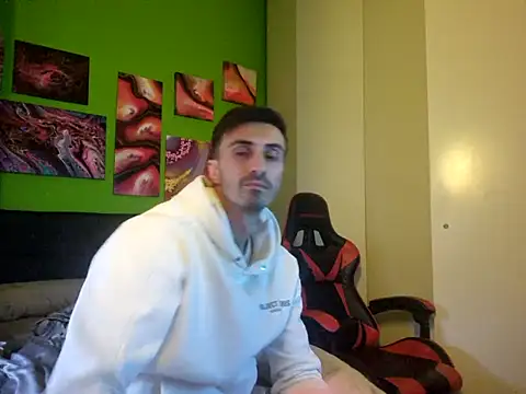 Snapshot of MASTERBULLY chatting on October 1, 2025, 4:55 pm MASTERBULLY online show from October 1, 2025, 4:55 pm