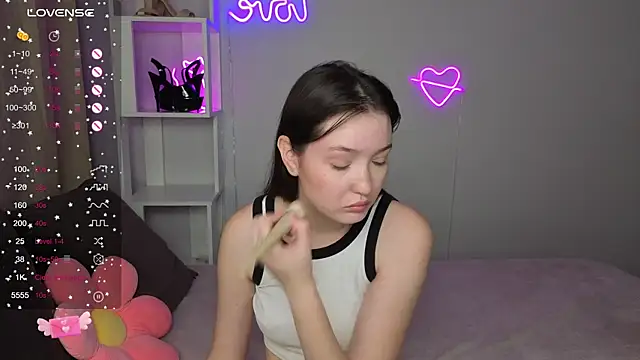 Fairyy Moon online show from October 13, 2025, 12:34 am